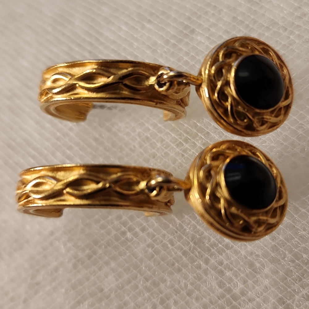 Vintage Liz Claiborne LCI Gold Tone & Faux Black Onyx Cabochon Dangle Earrings